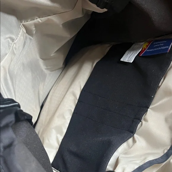 Cotopaxi Ostra 30L Pack Black Backpack - Picture 6 of 9